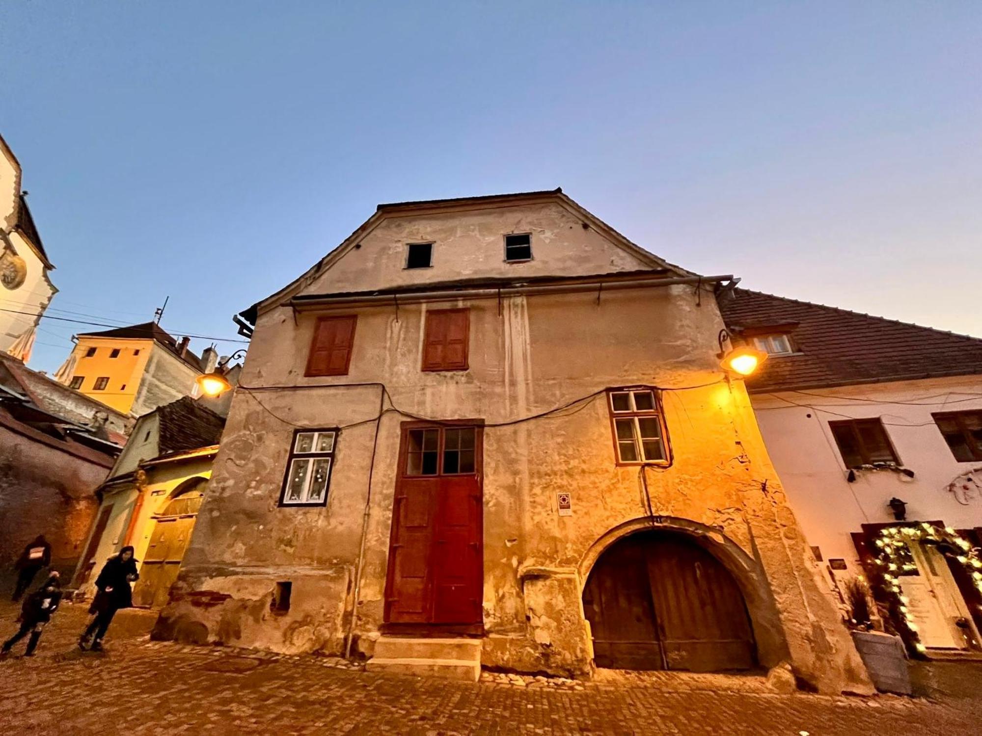 Ultracentral Medieval Apartment Sibiu Exteriör bild